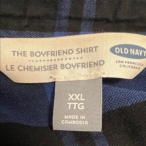 Old Navy Blue and Black Plaid Women's Button Down Shirt - Picture 4 of 6